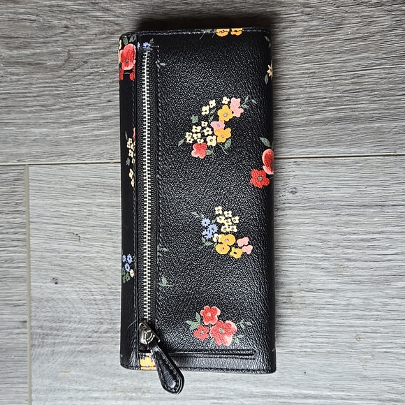 Coach Wild Flower Print Envelope Wallet Black Like New - Picture 2 of 4